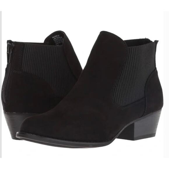 UnionBay Harper Black Faux Suede Chelsea Ankle Booties Size 6 - Picture 1 of 6